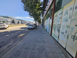 Lloguer Nau industrial a Sant Celoni. Sant celoni 1ª linia c35 nave comercial con fachada acristalada