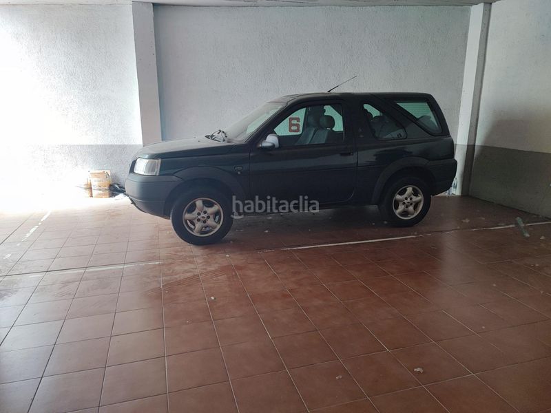 Foto fd1c18ff-b001-48cf-9515-baa86a452677. Aparcament cotxe a Sant Celoni