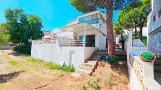 Apartament a 17490 llançà, spain fener 32 pb letra 5. Piso con terraza de 40m, jardín privado y vistas al mar en cau d
