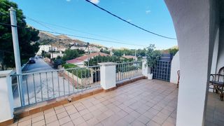 Apartament a Colera. �tico con gran terraza y jard�n privado en colera, a pasos del m