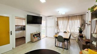 Apartament a Centre. Piso luminoso en roses junto a la playa con dos terrazas