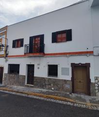 Casa a Avenida de malaga 11. Gran casa en el bosque