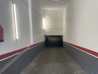 Aparcament cotxe a Armunia. Garaje en venta en la vega