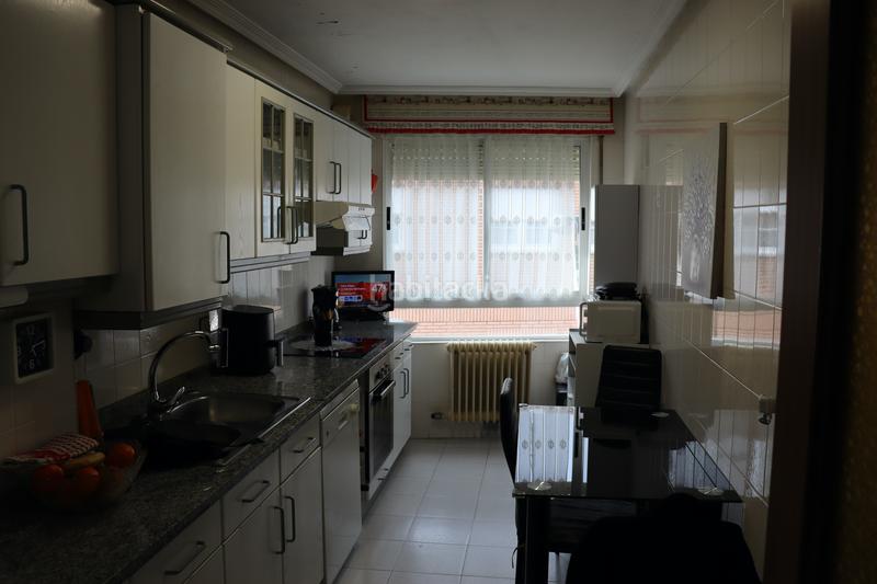 Foto bda9e855-5b52-4d37-8d09-ec34d1856bfb. Pis amb calefacció aparcament a Trobajo del camino