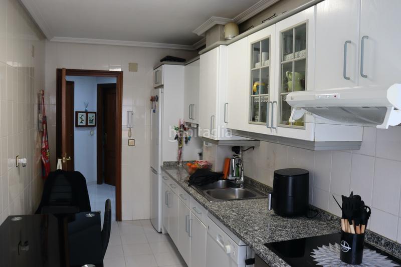 Foto cefdf35d-9df4-4882-bb4a-96bbc3c5f88e. Pis amb calefacció aparcament a Trobajo del camino