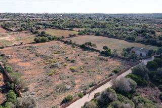 Rural plot in Colònia Sant Jordi. Terreno rústico con vistas y excelente ubicación en ses salines