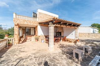 Chalet in Colònia Sant Jordi. Casa de campo en venta en colonia de sant jordi