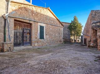 Chalet in Puntiró. Posesión centenaria en venta junto a palma de mallorca
