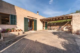Xalet a Ses Salines Poble. Venta casa de pueblo reformada en venta en ses salines con terra
