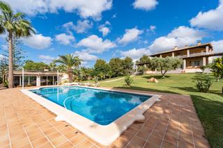 Chalet in Colònia Sant Jordi. Casa de campo con vistas al mar y piscina en colonia de sant jor