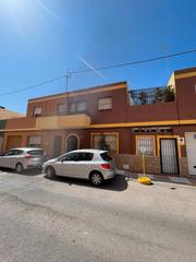 Casa adossada en Avenida luis buuel 93. Casa / chalet pareado en venta en roquetas