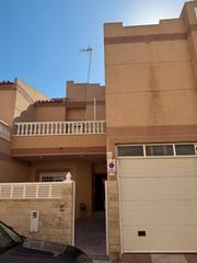 Casa adossada a Calle la molina 77. Duplex en calle la molina