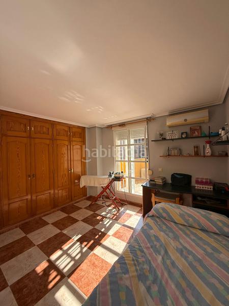 Foto 033348f4-d63b-4540-b9ba-f8cb3c453ac5. Casa aparellada a calle joaquín blume 25 a Roquetas pueblo Roquetas de Mar