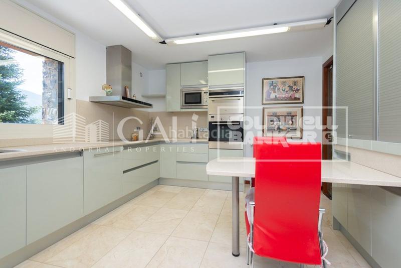Foto 20cc4912-c370-4882-bb11-cf601fedf0c6. Chalet  para comprar en exclusiva zona residencial de escaldes en Escaldes-Engordany