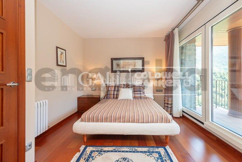 Foto 6c8d1caa-f25f-48e2-a681-69f821a2c253. Chalet  para comprar en exclusiva zona residencial de escaldes en Escaldes-Engordany