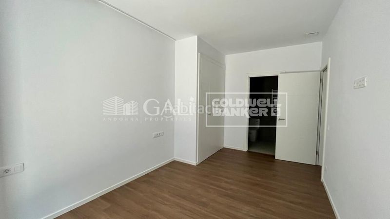 Foto bab96e24-92fb-4302-b746-68fbd05db0c0. Pis amb calefacció aparcament a Vila Encamp