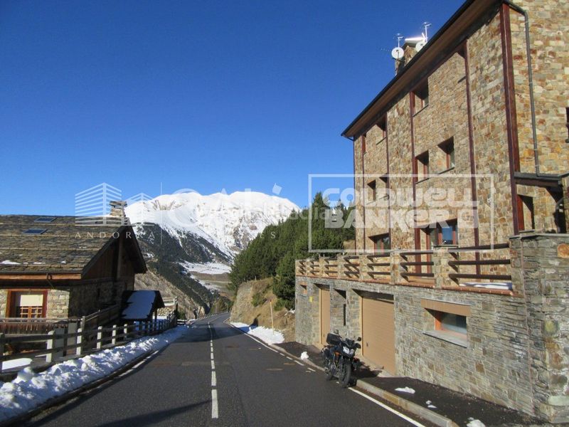 Foto b2e849dd-c883-4d20-8de2-8b599283a436. Casa adossada amb calefacció aparcament a El Forn-Prats-Meritxell Canillo
