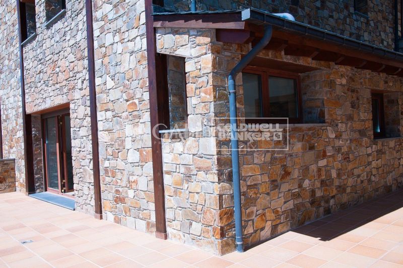 Foto d2e6eaed-12c7-4fff-acb8-b3f1e08e87da. Casa adossada amb calefacció aparcament a El Forn-Prats-Meritxell Canillo