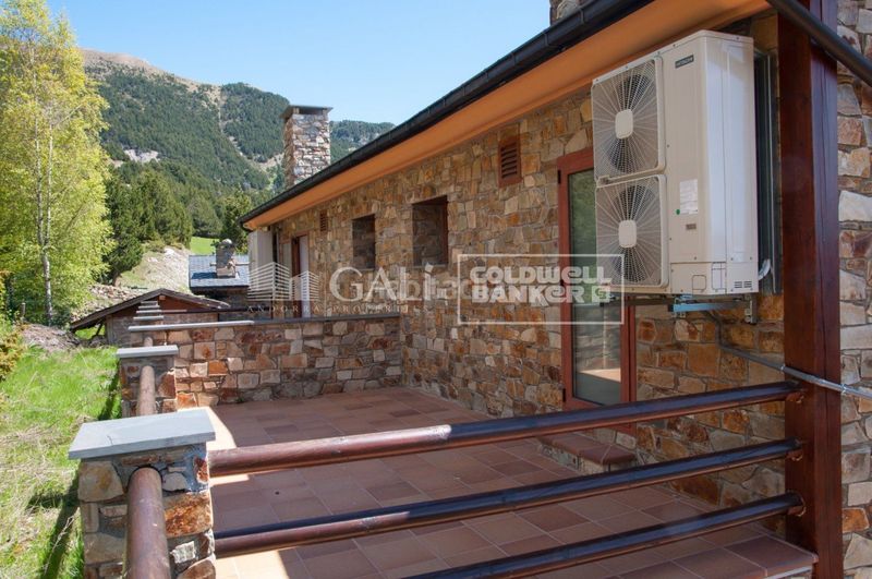 Foto f368aabb-6ec2-47a2-909b-1547a9440b3f. Casa adossada amb calefacció aparcament a El Forn-Prats-Meritxell Canillo