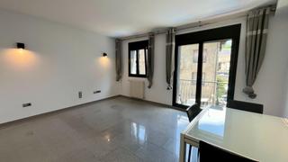 Lloguer Pis  Calle josep rossell. Piso en el centro de la massana de 3 habitaciones con aparcamien
