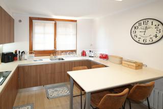 Piso  Planell de la callissa. Piso de cuatro habitaciones, dos plazas de parking y trastero en