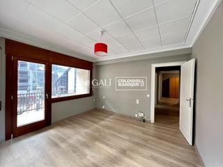Etagenwohnung  Avenida meritxell. Piso de dos habitaciones reformado en pleno centro de andorra la