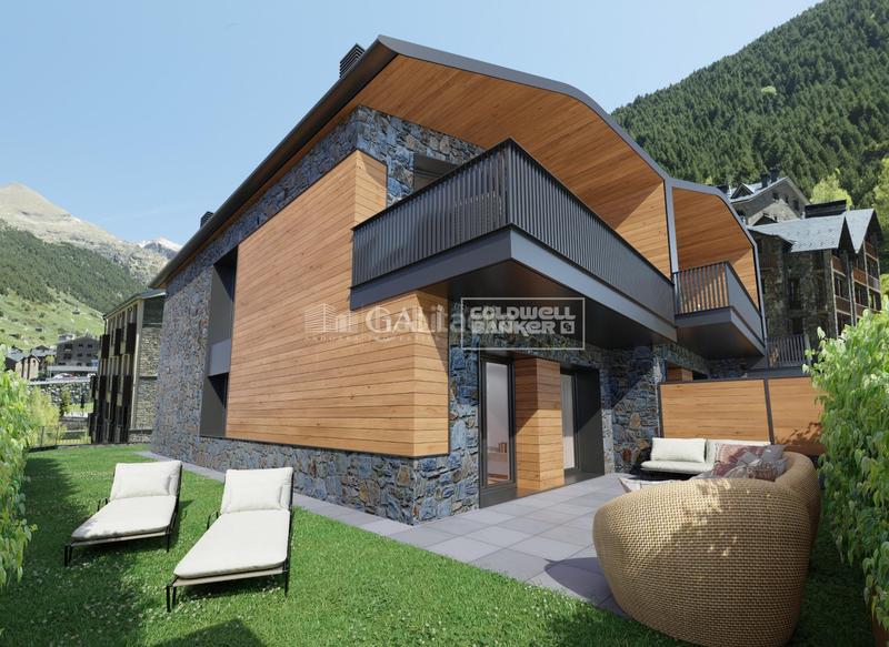 Foto 4c235b3c-8a3f-4e72-a5d3-104bcb443c6e. Casa adossada amb aparcament a Soldeu-Incles Canillo