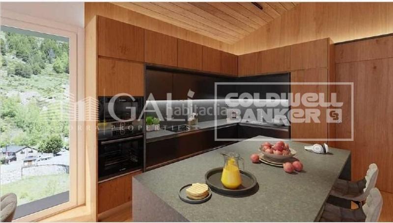 Foto ee1dade9-7b4b-4d0e-9d8d-175559f003fa. Casa adossada amb aparcament a Soldeu-Incles Canillo