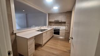 Location Appartement  Avenida riberaygua. Piso de 3 dormitorios dobles con terraza en la zona de prada ram