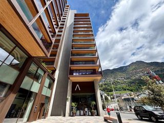 Affitto Appartamento  Avinguda de les nacions unides. Espectacular piso en a tower en escaldes dengordany