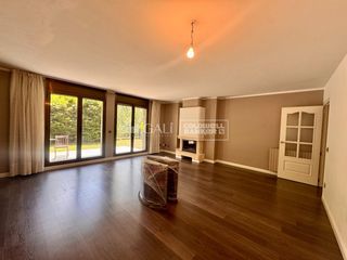 Pis a Sant Julià. Planta baja exclusiva con gran jardín en sant julià