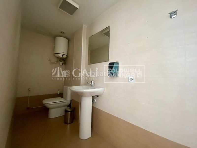 Foto 568bbc4b-e862-4b6f-a358-fb04158ac6a9. Lloguer local comercial a El Tarter Canillo