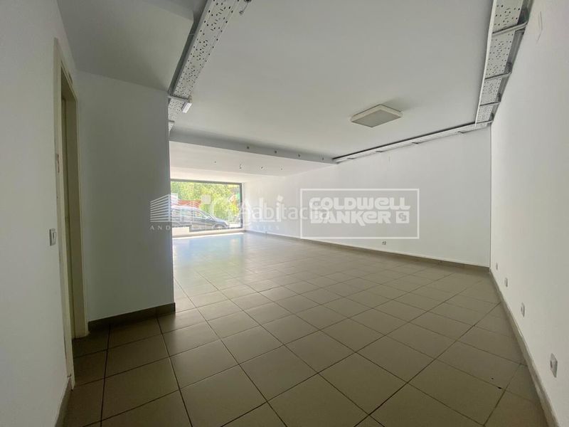 Foto 5f966f1a-11b3-42fd-a3f6-a5004ba25335. Lloguer local comercial a El Tarter Canillo