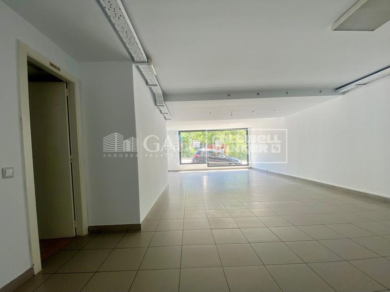 Foto d53eb4bd-69a1-49d0-b17d-722c2da1eed1. Lloguer local comercial a El Tarter Canillo