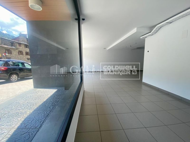 Foto e2d334cf-6360-47a9-afdd-a6015e7d877b. Lloguer local comercial a El Tarter Canillo