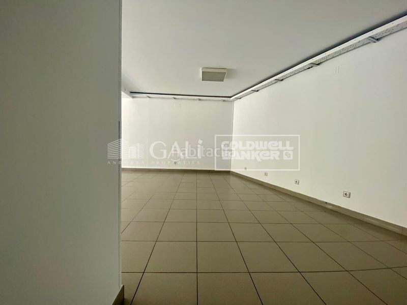 Foto f79f73e9-11e6-4606-8982-29654a709b39. Lloguer local comercial a El Tarter Canillo