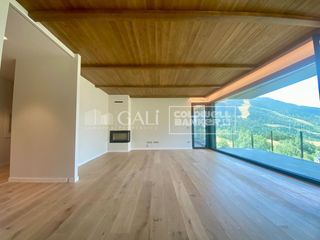 Rent Flat in Pasaje de l'asó. Espectacular apartamento nuevo a estrenar, con vistas y box