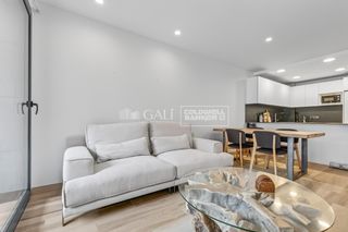 Affitto Appartamento in Carrer de la grau 5-7. Piso céntrico amueblado, tres habitaciones, dos baños y plaza de