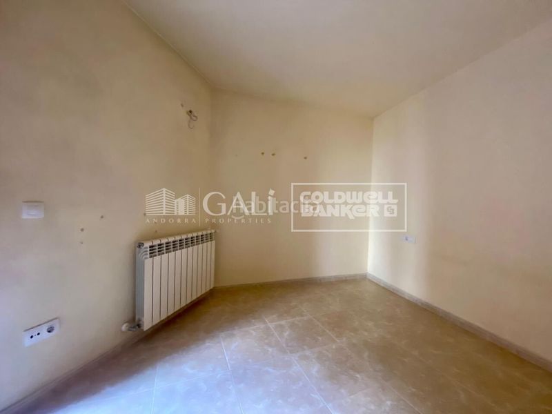 Foto ce6ebcb3-f80f-4d6a-becb-d6de1340f285. Planta baixa amb calefacció aparcament a Encamp Encamp
