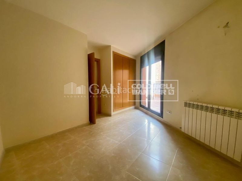 Foto d9760a13-fac1-4336-a97c-7175296844ce. Planta baixa amb calefacció aparcament a Encamp Encamp
