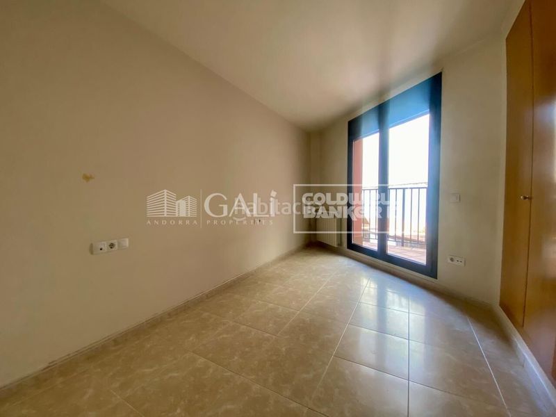 Foto f9e8878a-2c2e-4e65-ad77-d5d7757718f9. Planta baixa amb calefacció aparcament a Encamp Encamp