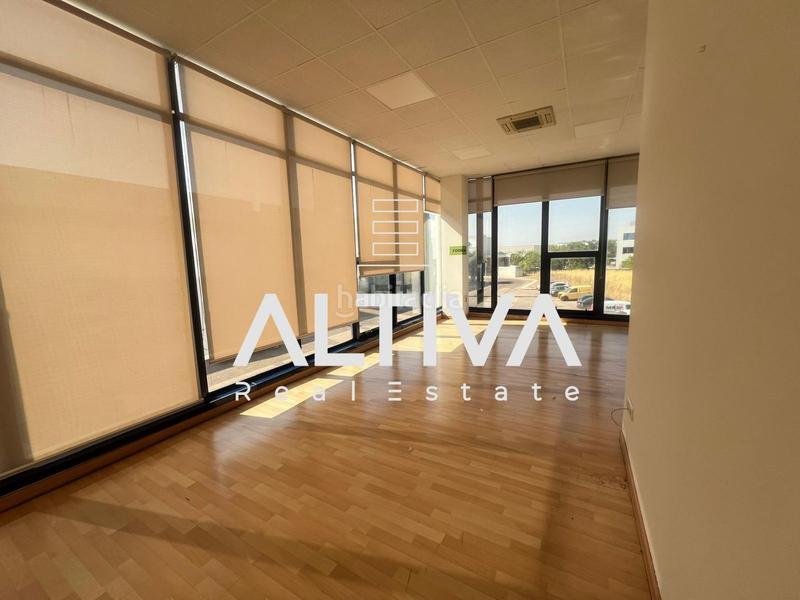 Foto db4f66ab-b643-40c0-9f0e-d113fe1d0c7e. Bâtiment à usage industriel dans La Garena Alcalá de Henares