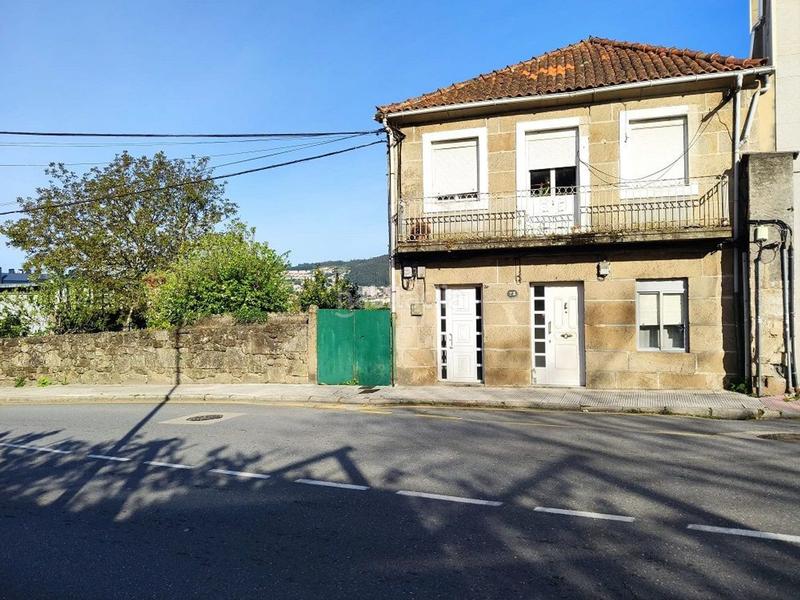 Foto 82ad0faf-f39c-44ef-82ba-66440d222164. Chalet en Zona de Plaza de Barcelos Pontevedra