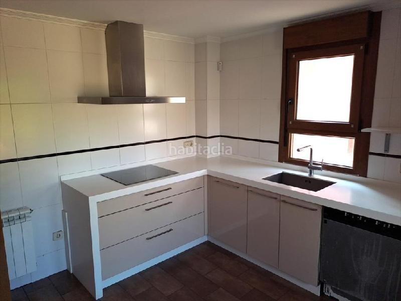 Foto b5865038-b5aa-48c3-b9c0-e2f60d79e5f3. Casa adossada a anxos (os)-carril 61 a O Carril Vilagarcía de Arousa