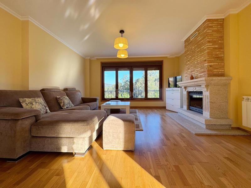 Foto 6b4a3bc6-6506-47a2-bcb4-67eaa2659edd. Casa amb calefacció aparcament piscina a Campo Lameiro