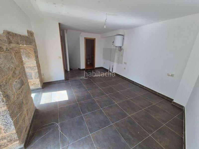 Foto 881a9fd5-3a12-430d-acec-e11f0b3d4428. Pis a calle calle fuente de zeta a Baiona