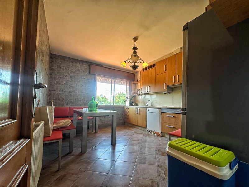 Foto ad518b65-4289-4dd8-998c-2ae2ee41c531. Casa amb calefacció piscina a Lalín