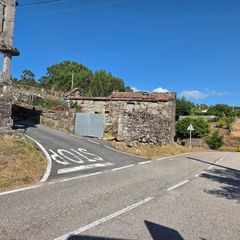 Casa a Carretera de fornelos, pardalongas 5. Casa de piedra gallega para reformar
