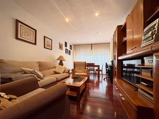 Flat  Joaquin costa 80. Piso de 4 habitaciones en pleno centro de pontevedra, con garaje