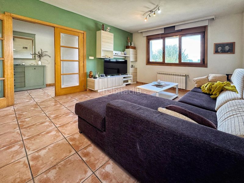 Foto b8945394-7274-4d5c-ba37-58d8b8972a46. Casa en carballude-donsion 36 espacio, tranquilidad y calidad de vida a solo 5 minutos . en Lalín